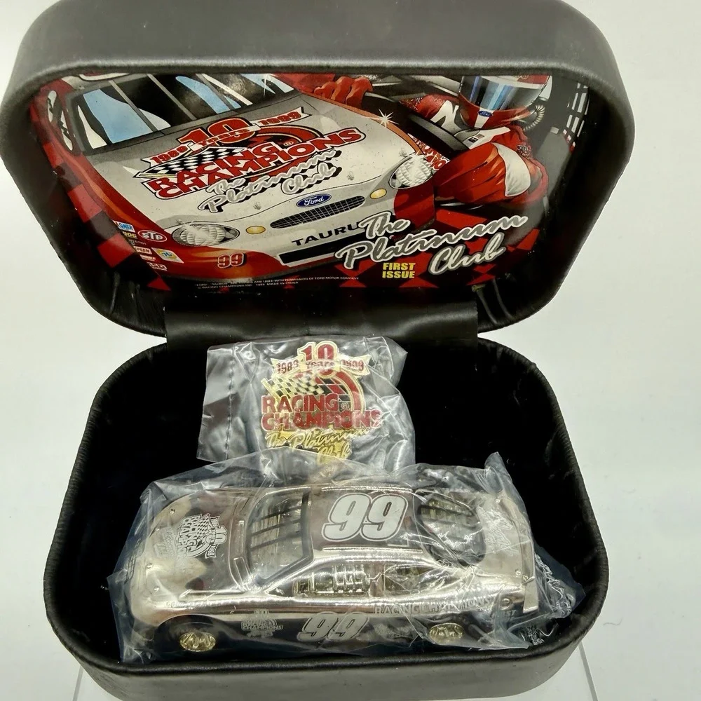 Platinum Club 10 Years Nascar 99 Ford Taurus‎ & Pin Racing Champions 1/64 Scale